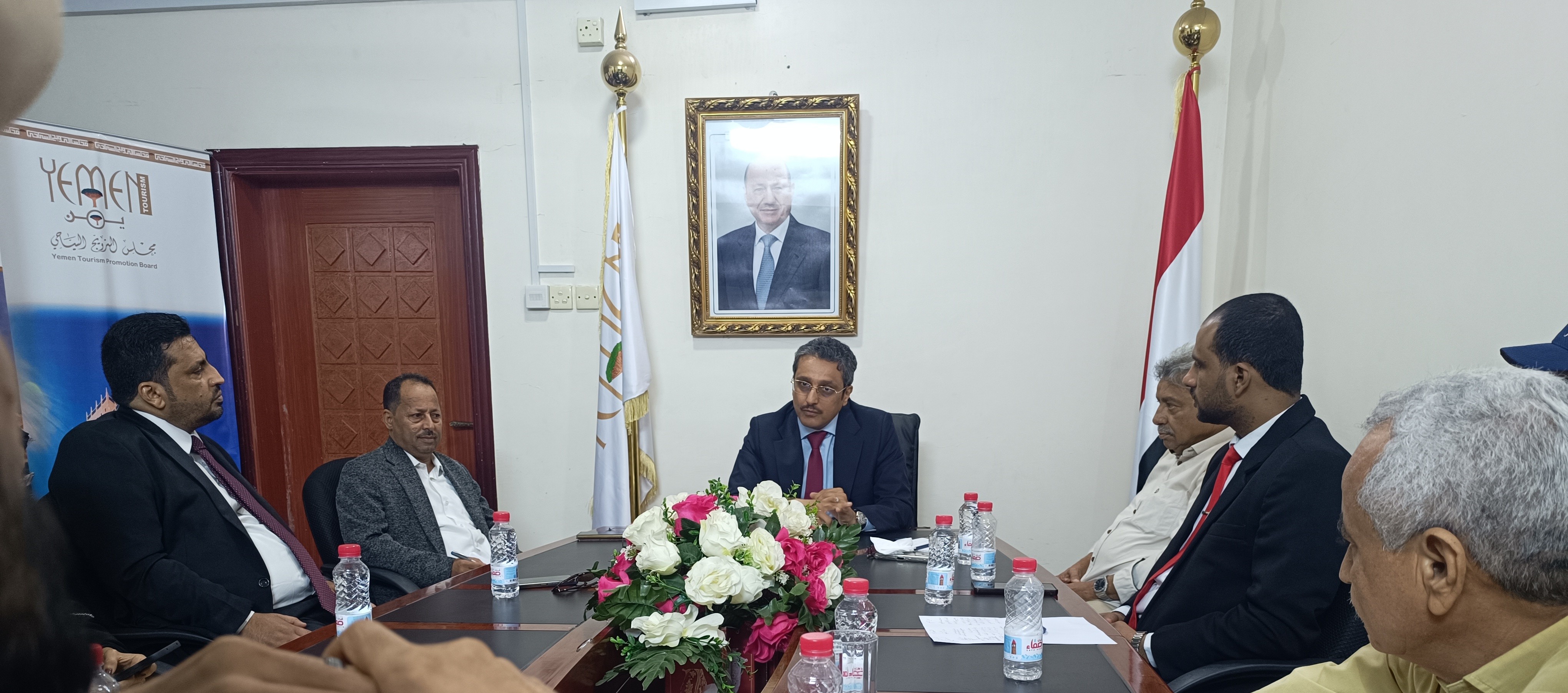 وزير الثقافة والسياحة يبحث مع القطاع الفندقي في عدن خطة لتطوير الخدمات وتعزيز الاستثمار